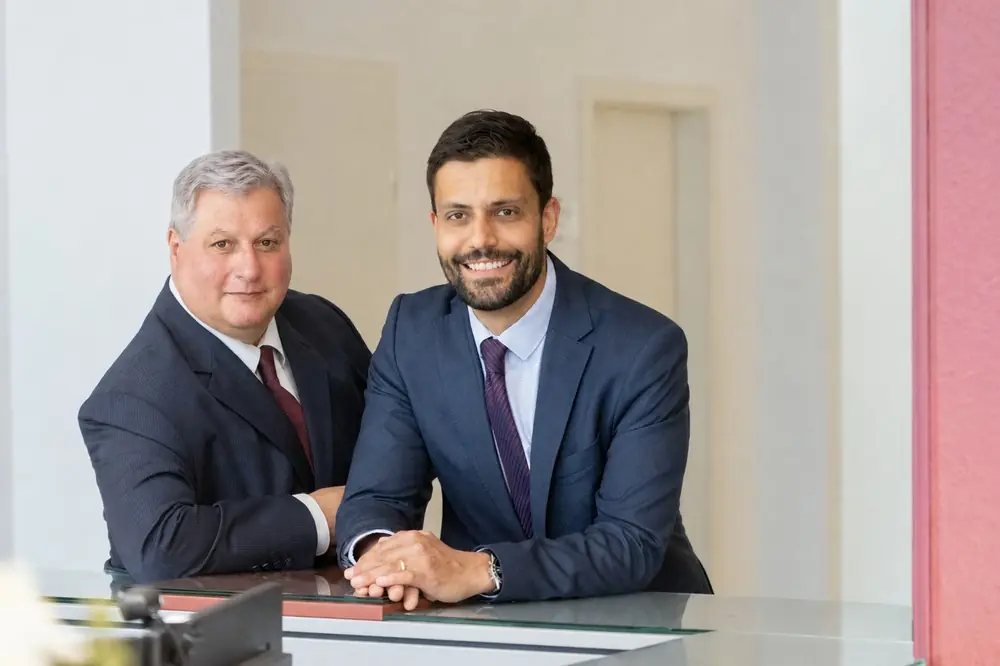 Bild der Geschäftsführer der Planer & Kollegen GmbH, Thomas Planer links und Ulli Windmaißer rechts im Bild